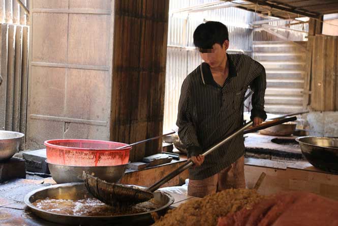 Cảnh báo nguy cơ ăn phải dầu hành phi bẩn